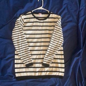 Black/white striped sweater